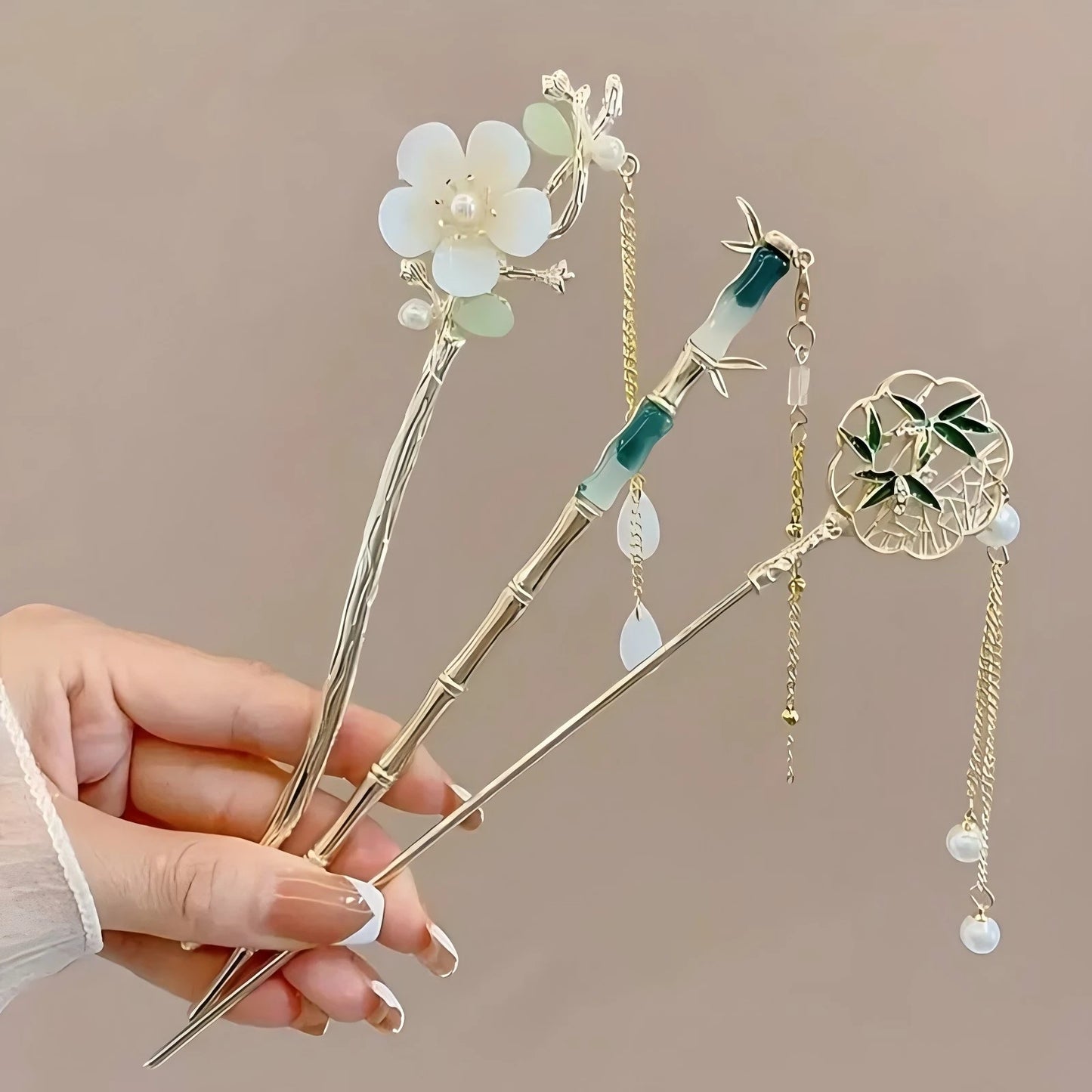 Traditional Chinese Style Floral Hair Stick | Elegant Tassel Hairpin Jewelry | D'AuraHaven