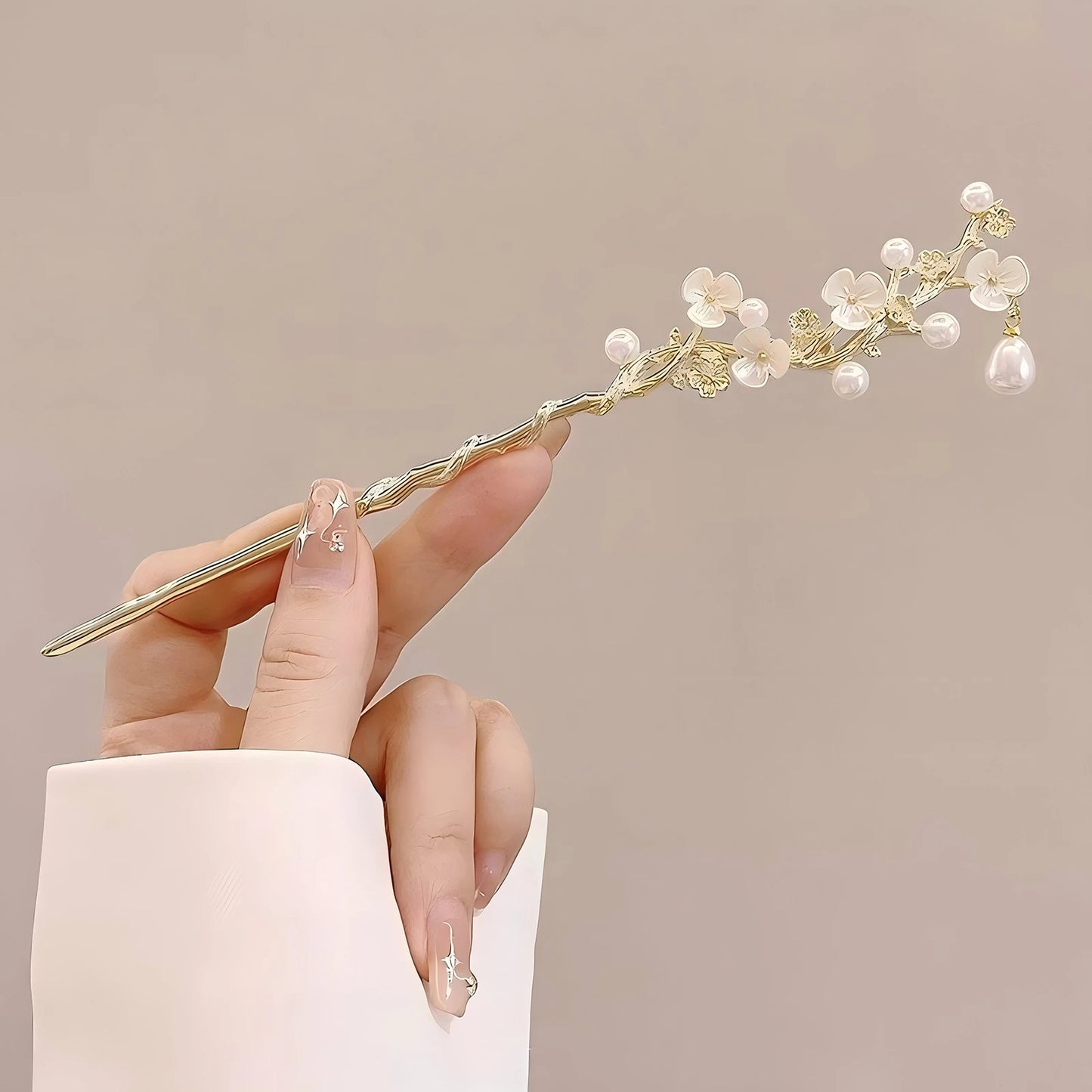 Traditional Chinese Style Floral Hair Stick | Elegant Tassel Hairpin Jewelry | D'AuraHaven